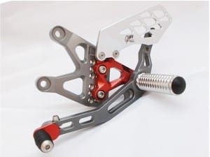 Triumph Daytona 675 2013 Titanium and Red Rearset Kit