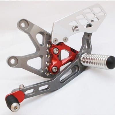 Triumph Daytona 675 2013 Titanium and Red Rearset Kit