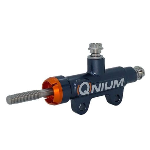 Qnium Rear Master Cylinder RM-40 Top Side