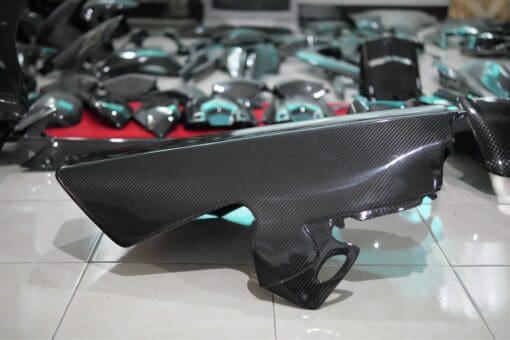 Bienvenu Motorsports 2020+ R1 slim carbon bellypan