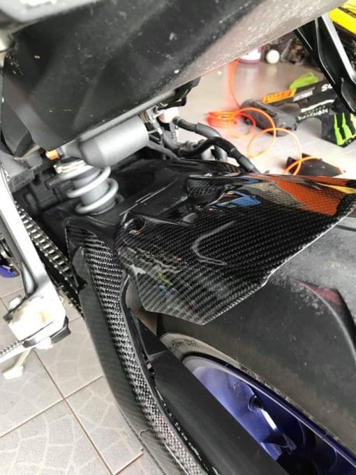 Bienvenu Motorsports CARBON FIBRE REAR HUGGER Yamaha R1 / R1M 2015+ - Image 5